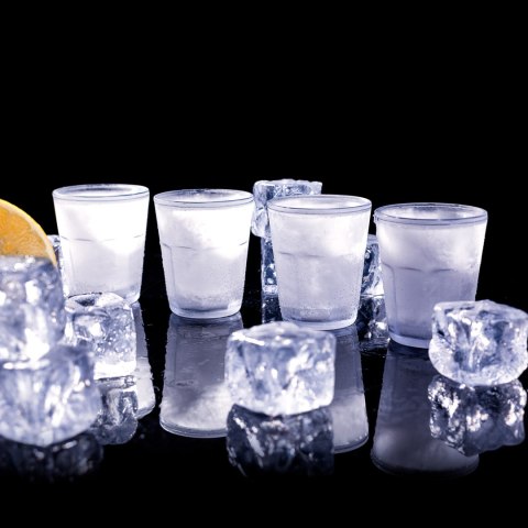 Nietopniejące kieliszki lodowe shoty chłodzące